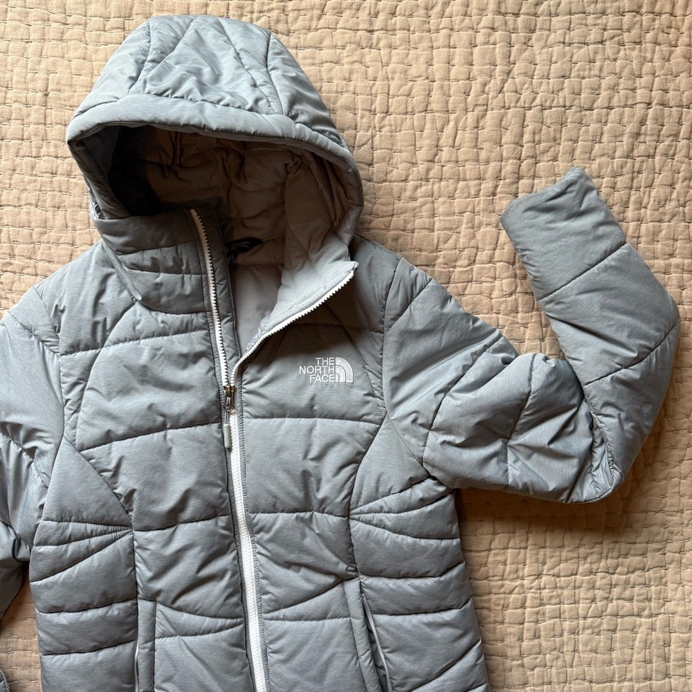 The North Face Women's Silver/Grey Quilted Puffer Jacket - size medium